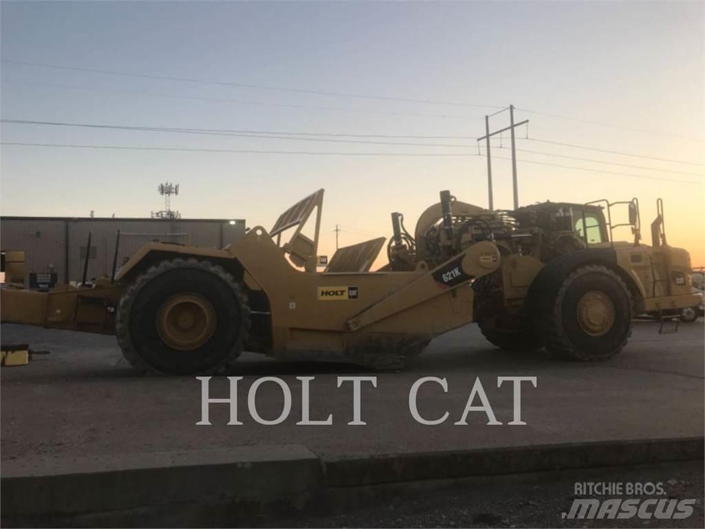 CAT 621K Skrēperi