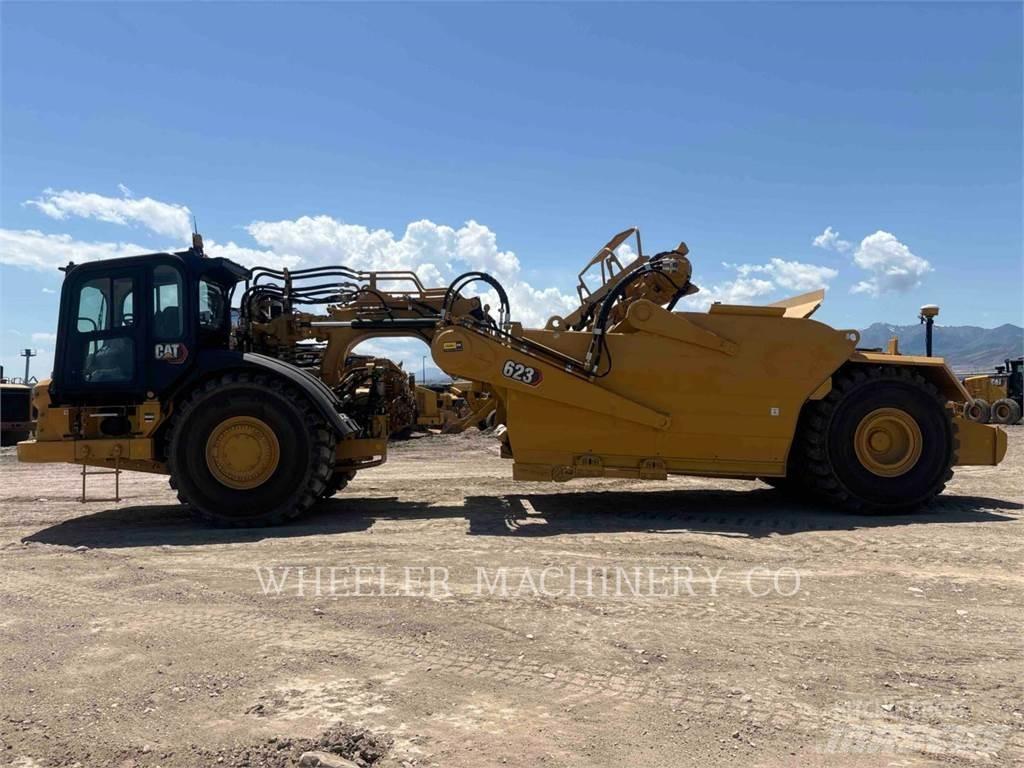 CAT 623 Skrēperi