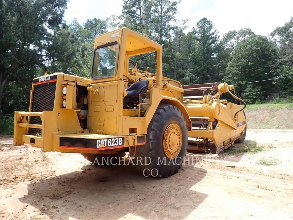 CAT 623B Skrēperi