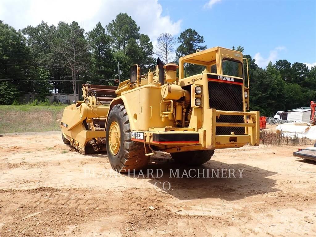 CAT 623B Skrēperi