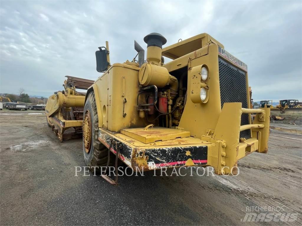CAT 623B Skrēperi