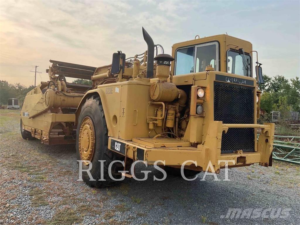 CAT 623B Skrēperi
