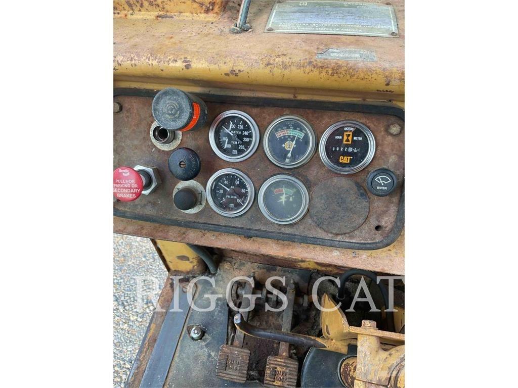 CAT 623B Skrēperi