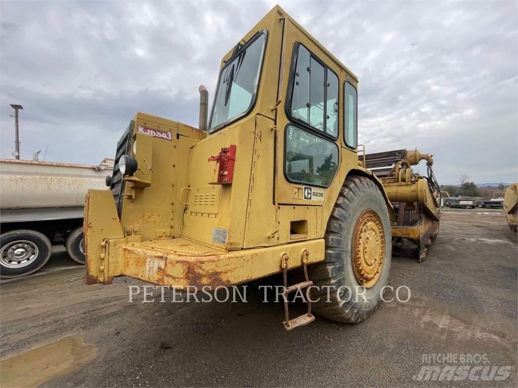 CAT 623E Skrēperi