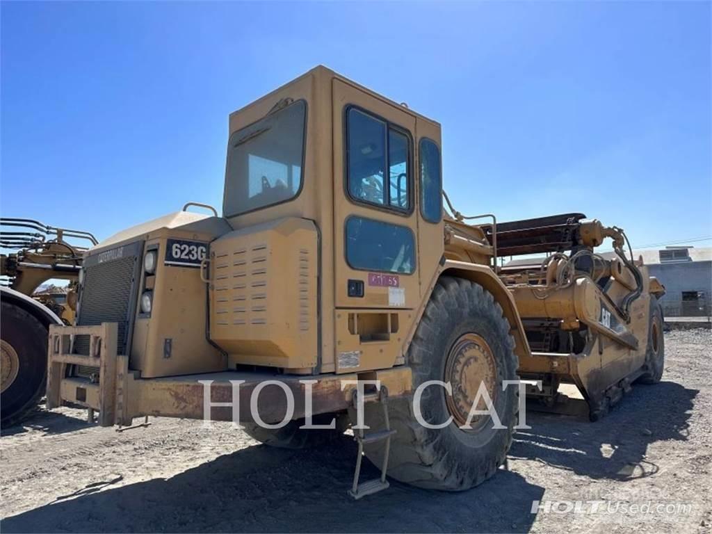CAT 623G Skrēperi