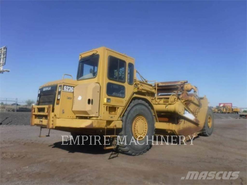 CAT 623G Skrēperi