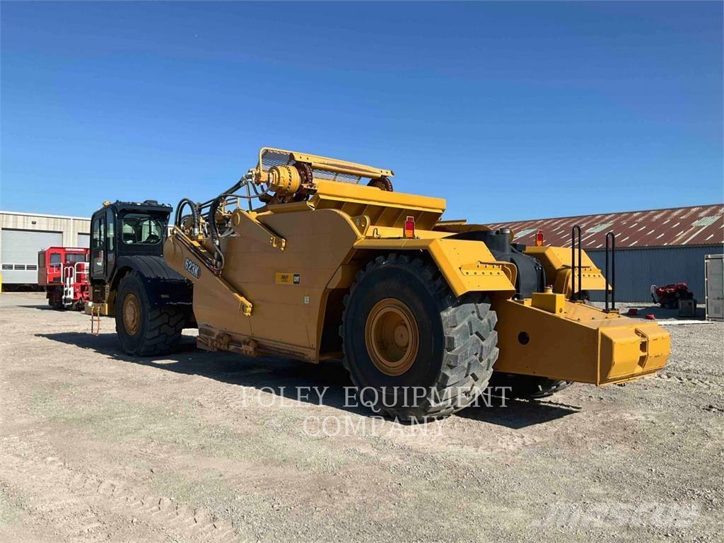 CAT 623K Skrēperi