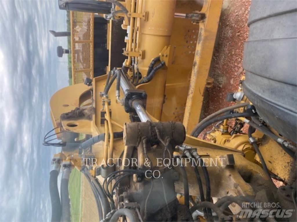 CAT 627H Skrēperi