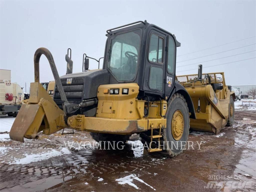 CAT 627K Skrēperi
