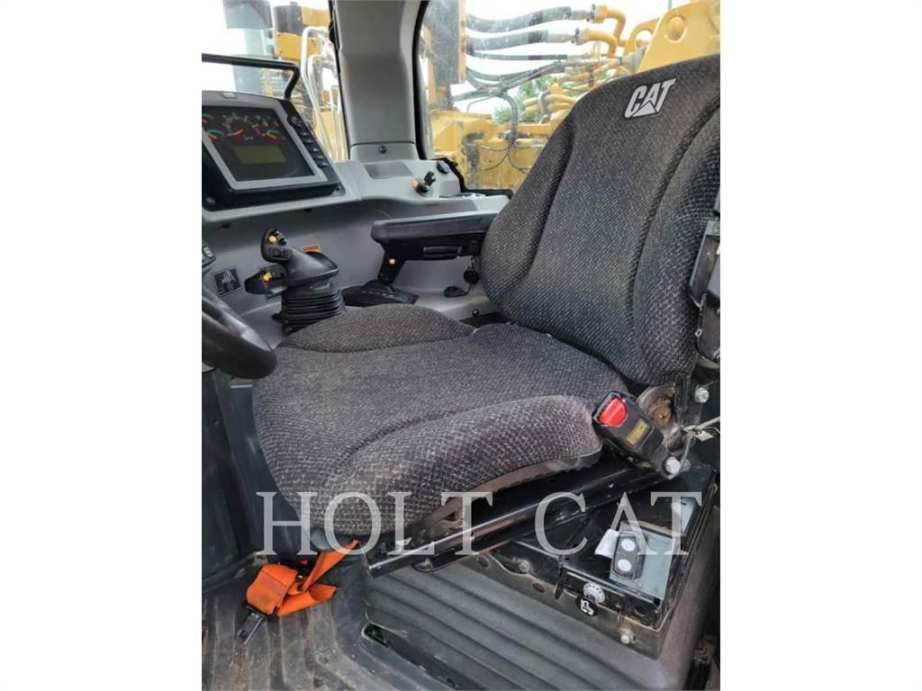 CAT 627K Skrēperi