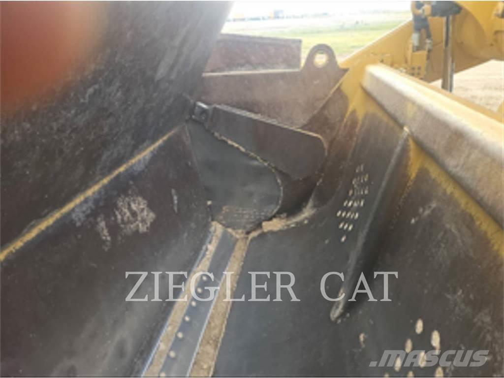 CAT 627K Skrēperi