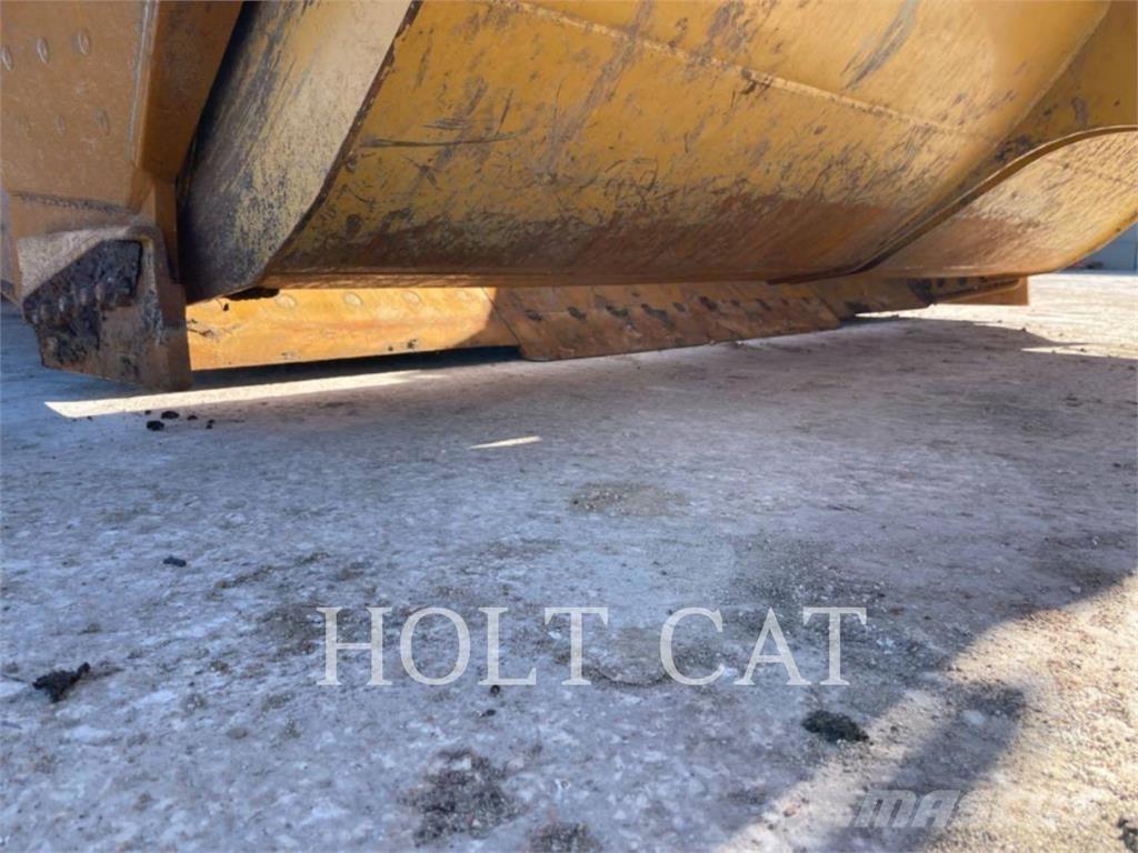 CAT 631 Skrēperi