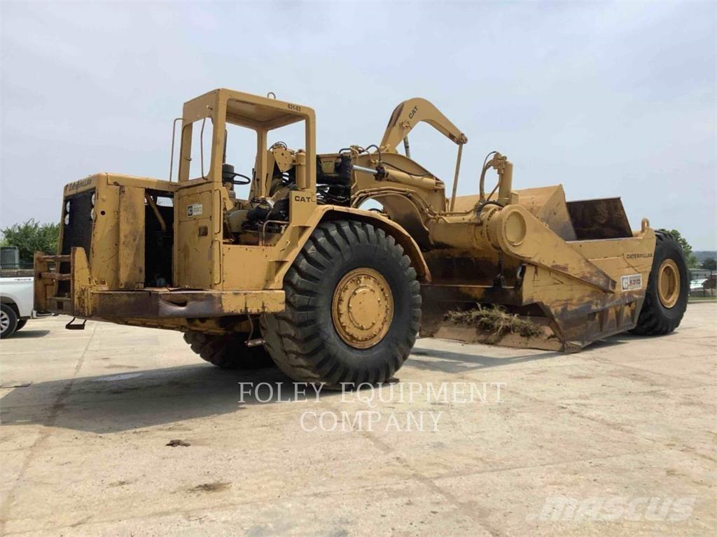 CAT 631D Skrēperi