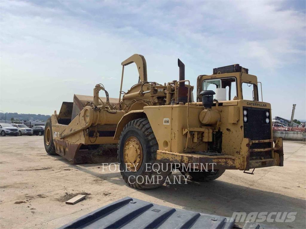 CAT 631D Skrēperi