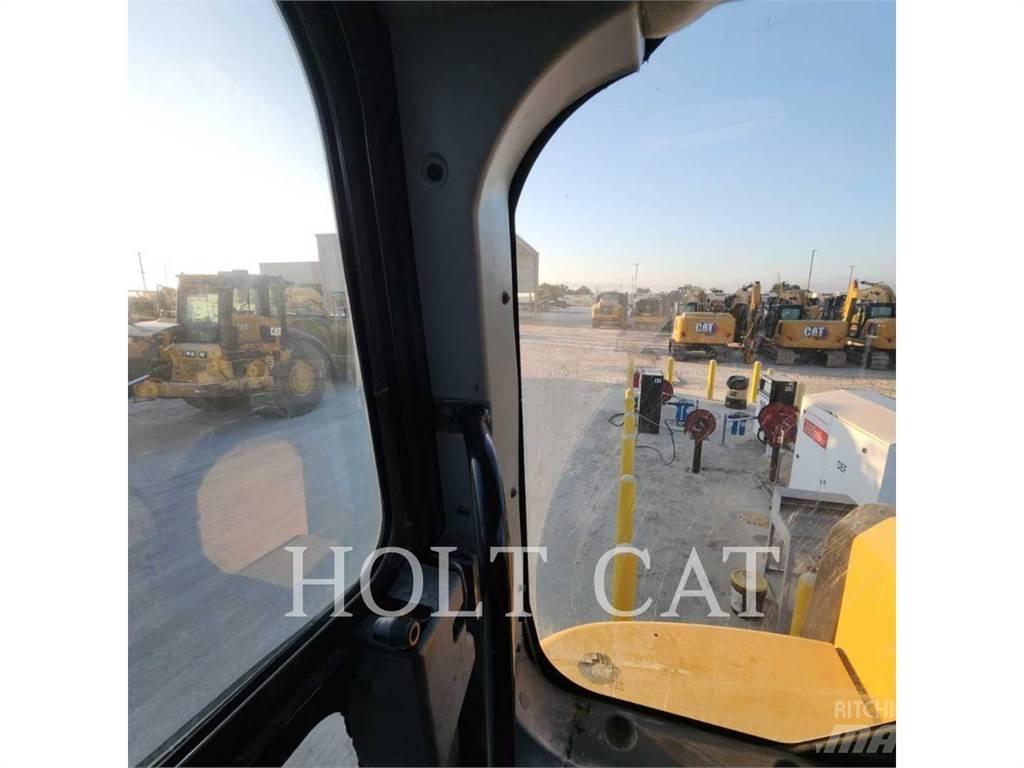 CAT 631K Skrēperi