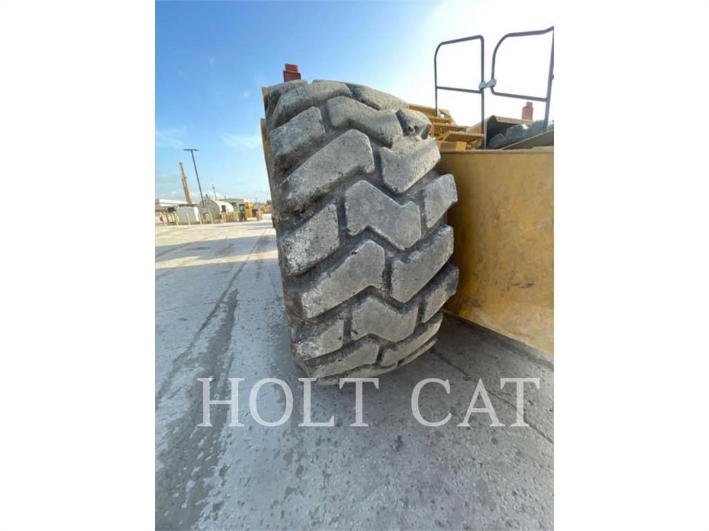 CAT 631K Skrēperi