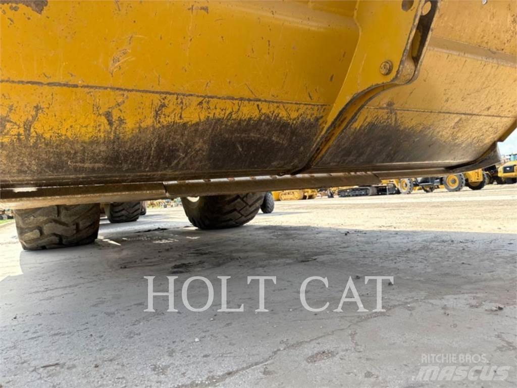 CAT 631K Skrēperi