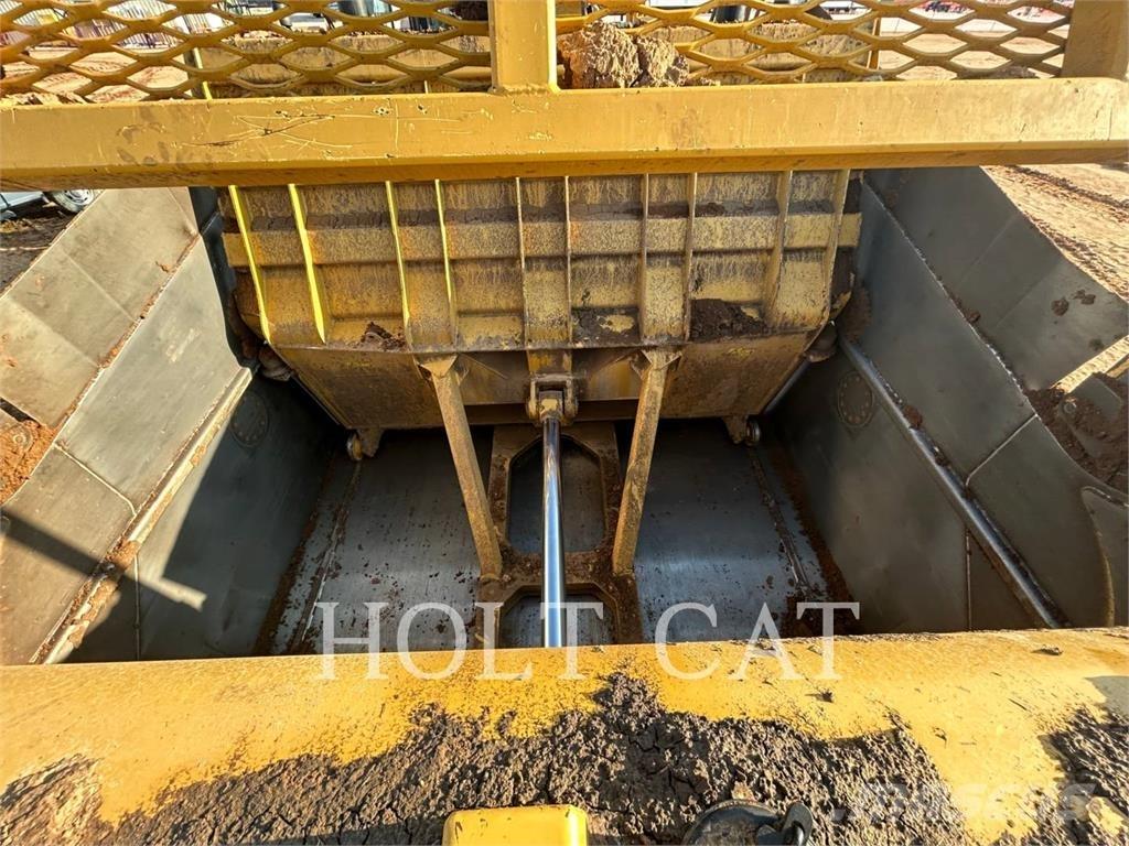 CAT 631K Skrēperi