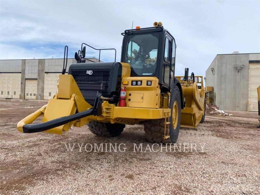 CAT 637 Skrēperi