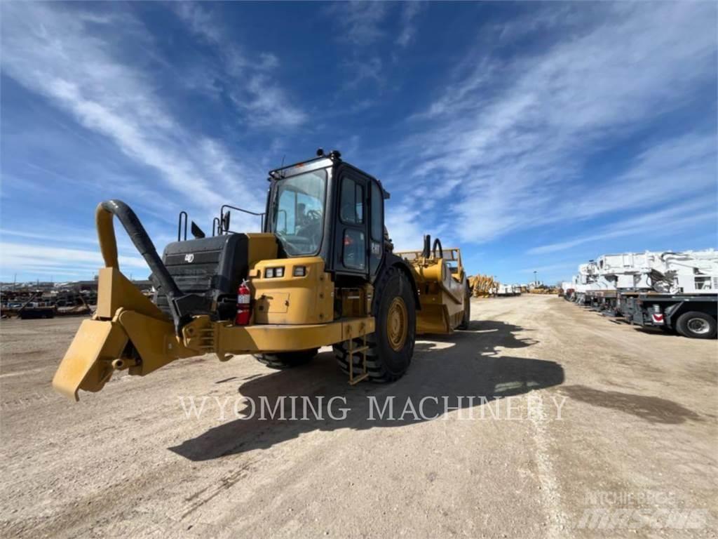 CAT 637 Skrēperi
