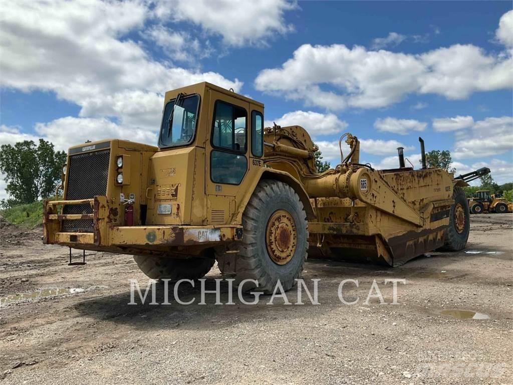 CAT 637E Skrēperi