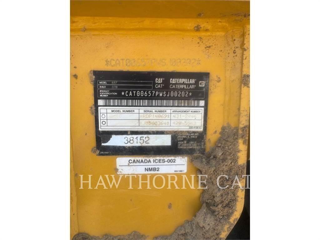 CAT 657 Skrēperi