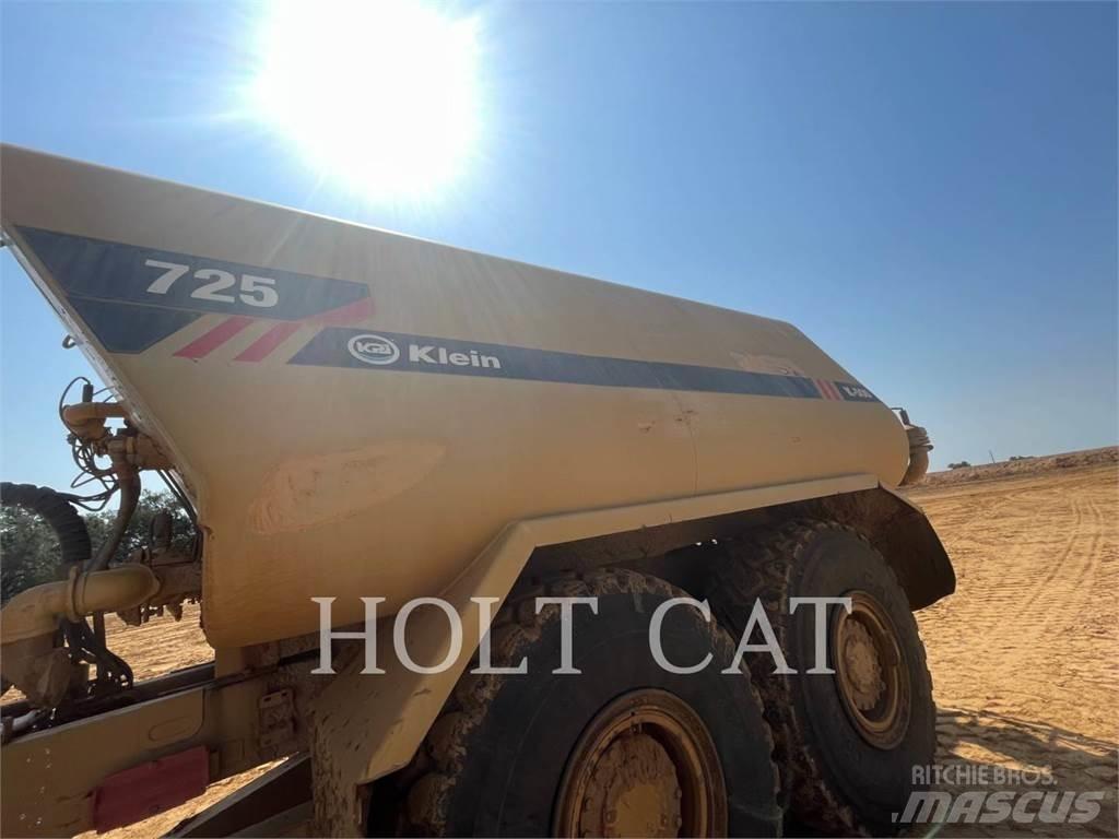 CAT 725 Artikulētie pašizgāzēji