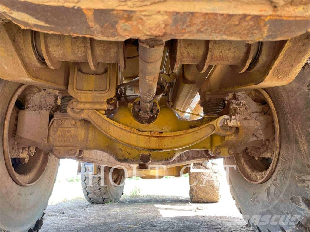 CAT 725 Artikulētie pašizgāzēji