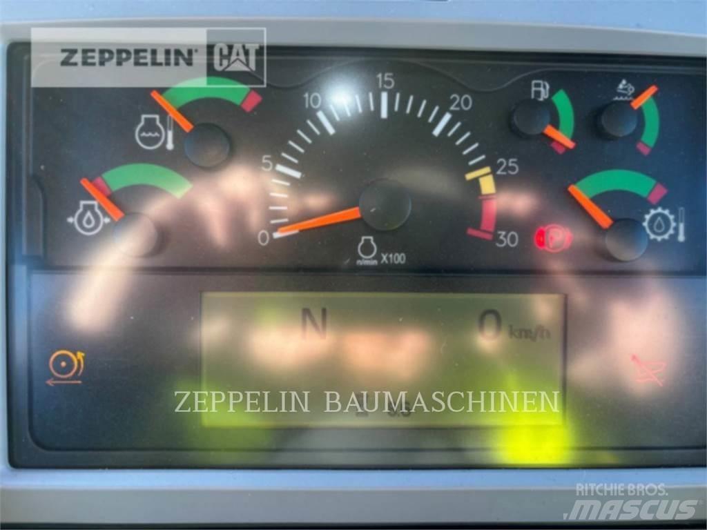 CAT 725-04A Artikulētie pašizgāzēji