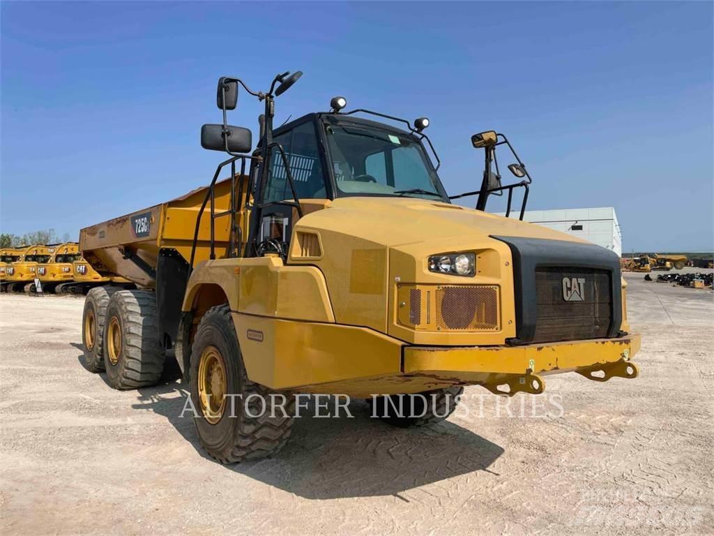 CAT 725C2 Artikulētie pašizgāzēji