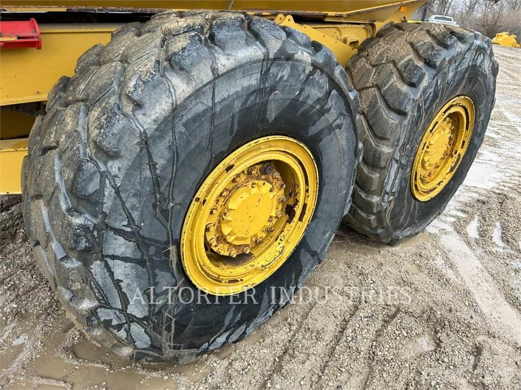 CAT 725C2 Artikulētie pašizgāzēji