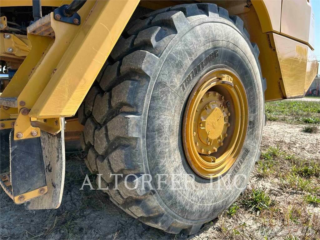 CAT 725C2 Artikulētie pašizgāzēji