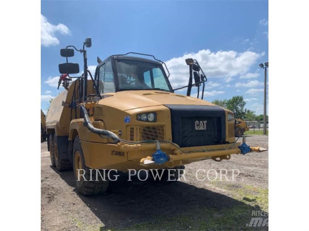 CAT 725C2WW Autocisterna