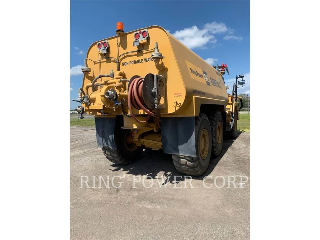 CAT 725C2WW Autocisterna