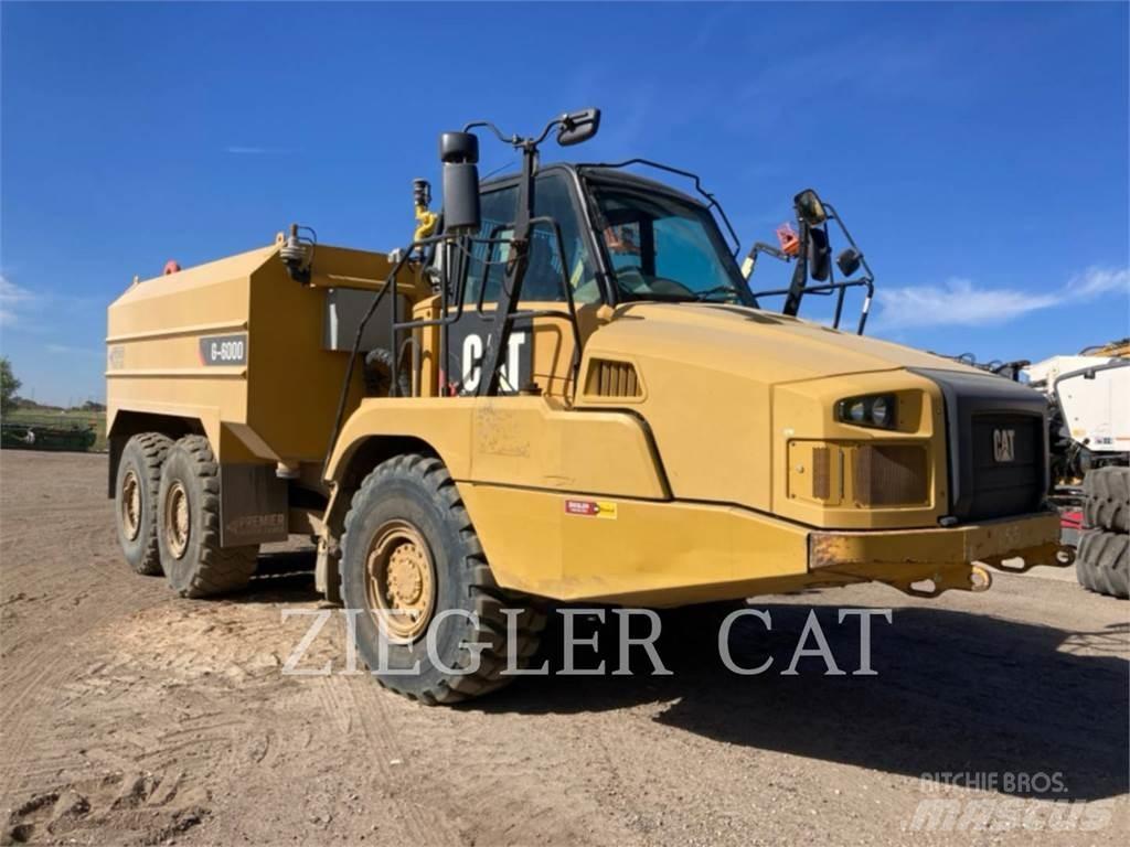 CAT 725CWT Autocisterna