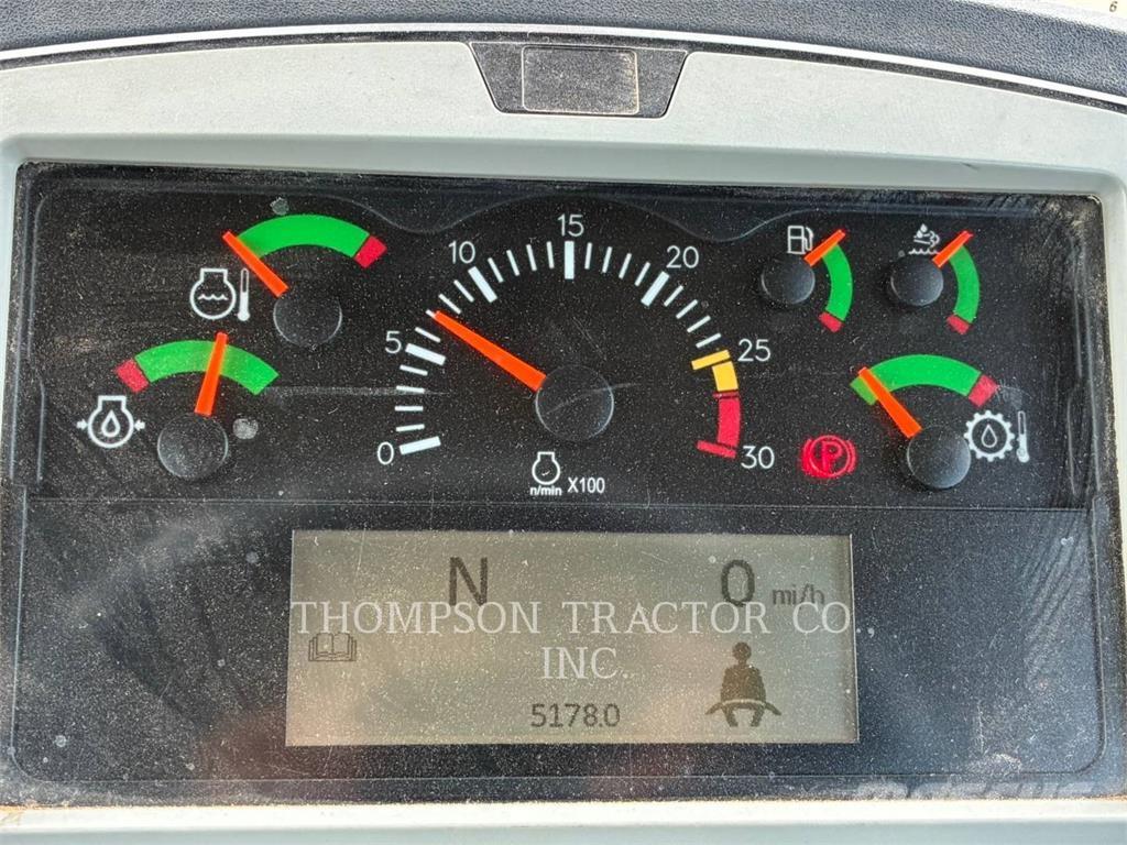 CAT 725WW Artikulētie pašizgāzēji