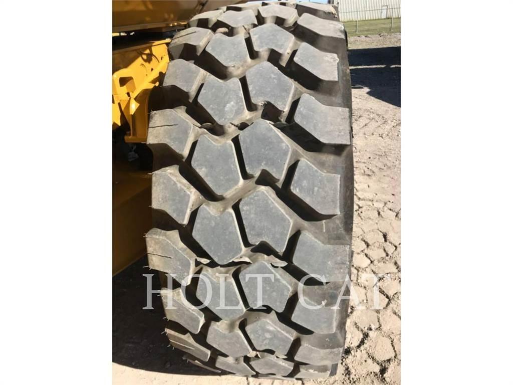 CAT 730 Artikulētie pašizgāzēji