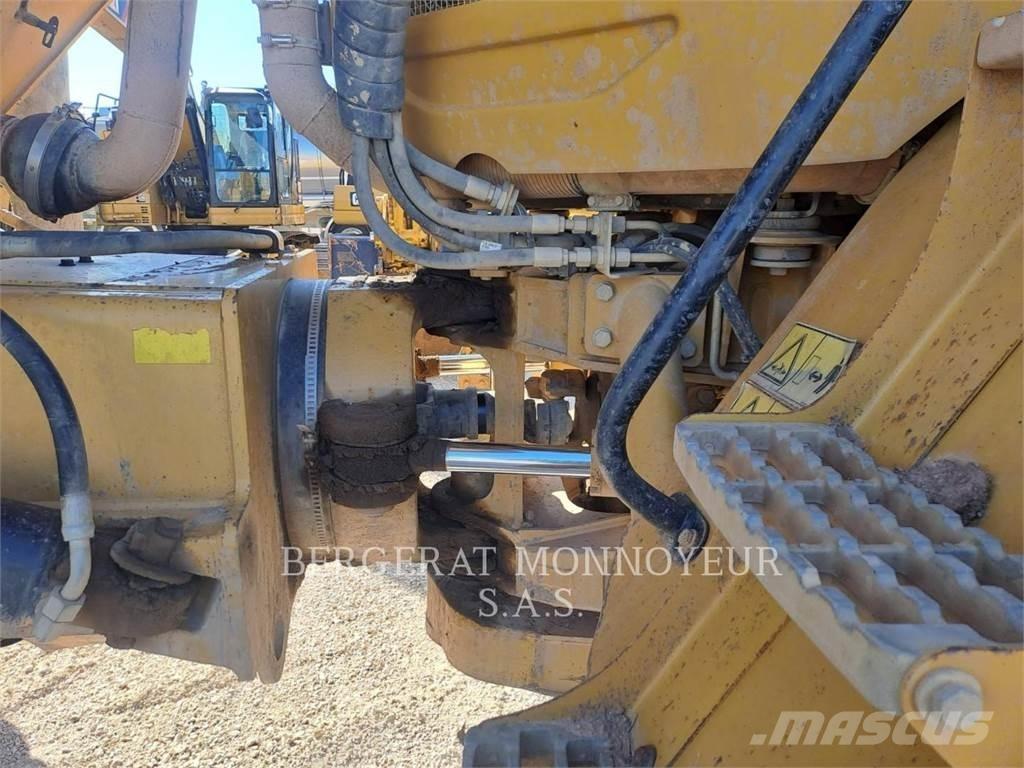 CAT 730 Artikulētie pašizgāzēji