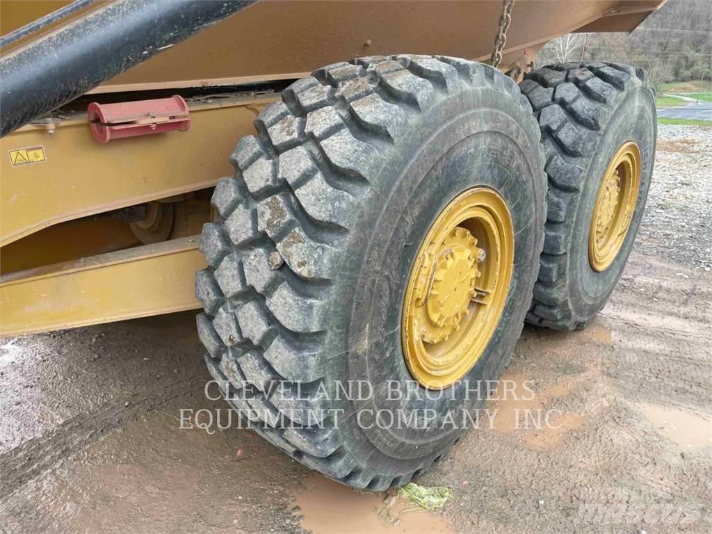 CAT 730-04 Artikulētie pašizgāzēji