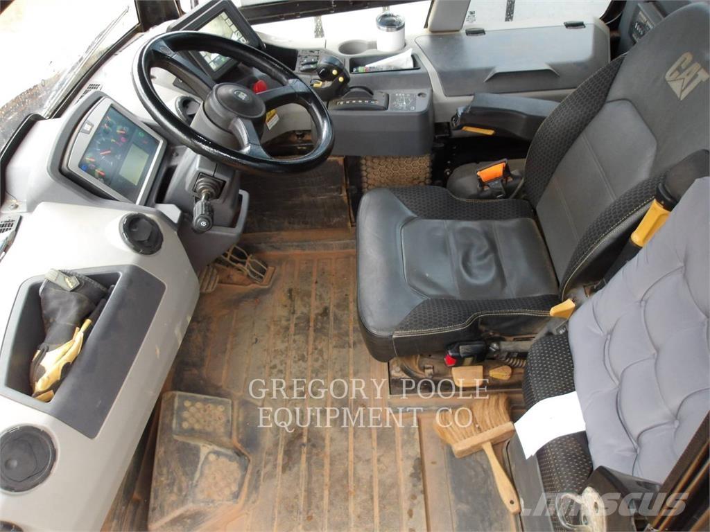 CAT 730-04 Artikulētie pašizgāzēji