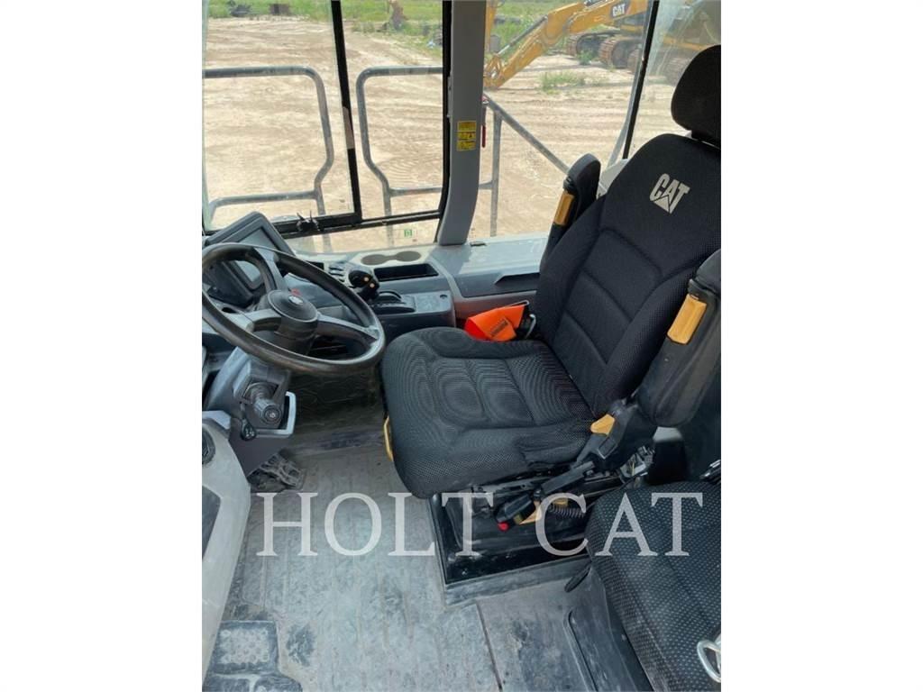 CAT 735 Artikulētie pašizgāzēji