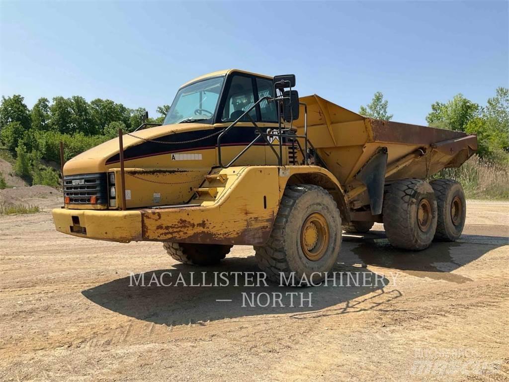 CAT 735 T (OLD) Artikulētie pašizgāzēji