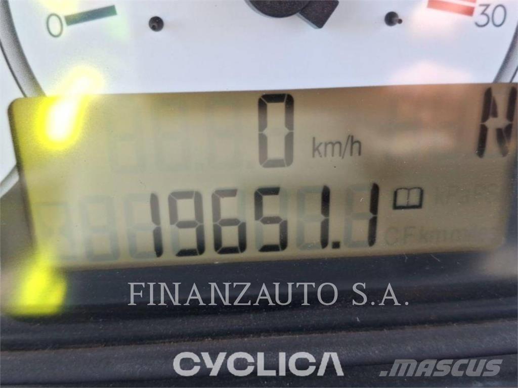 CAT 740 Artikulētie pašizgāzēji