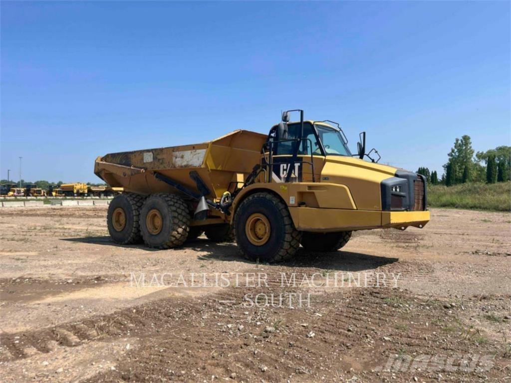 CAT 740B Artikulētie pašizgāzēji
