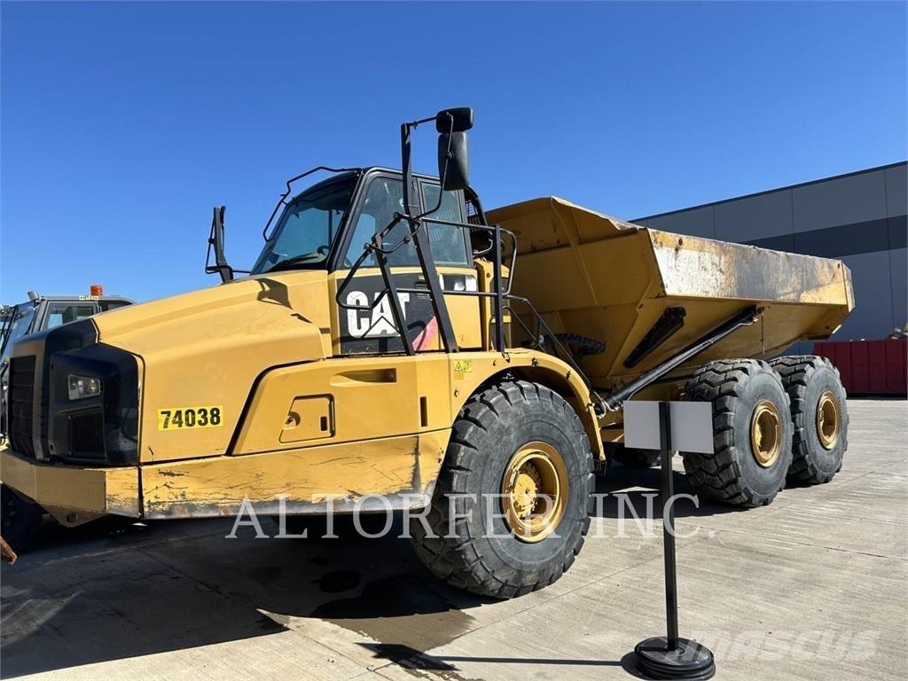 CAT 740B Artikulētie pašizgāzēji