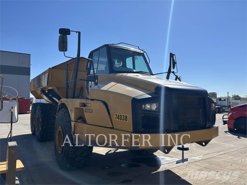 CAT 740B Artikulētie pašizgāzēji