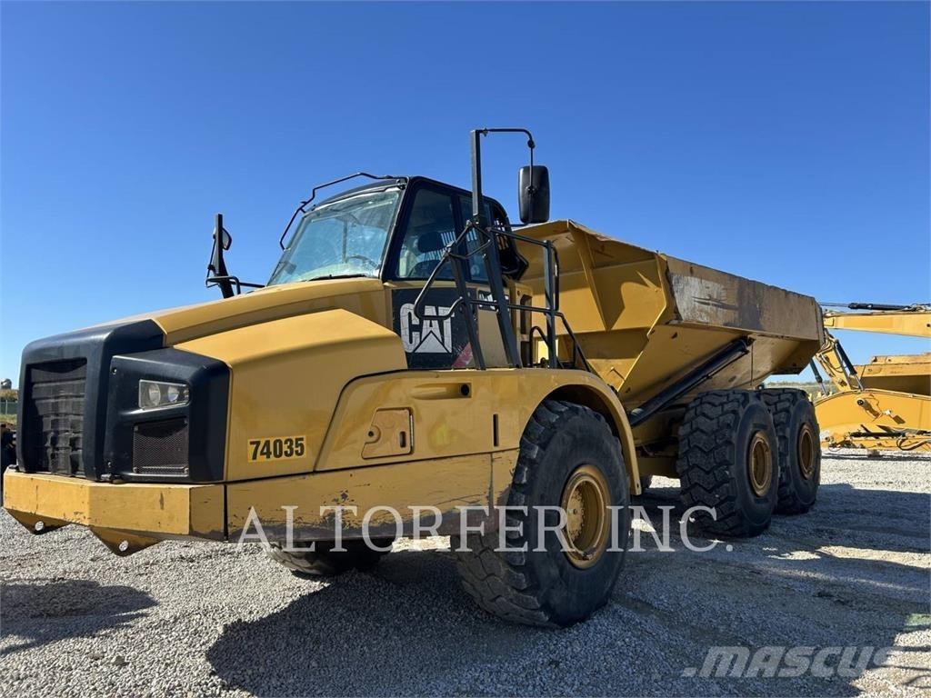 CAT 740B Artikulētie pašizgāzēji