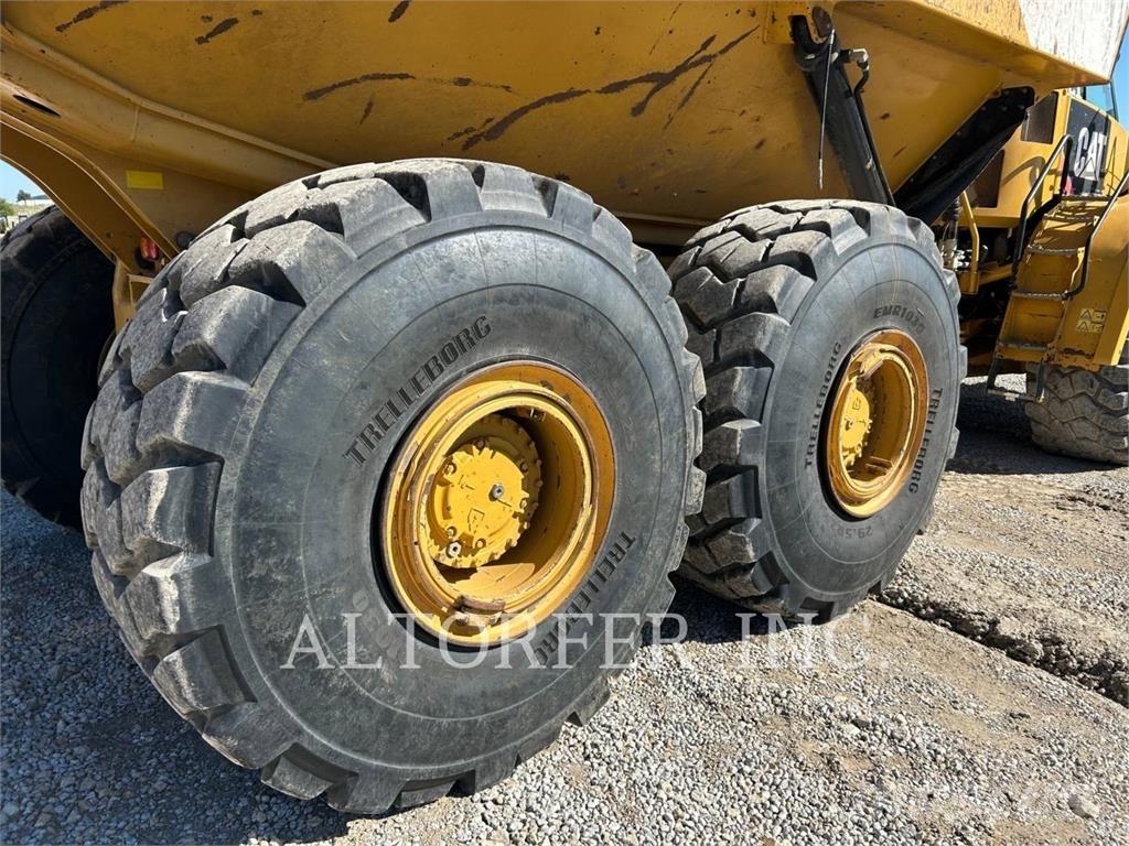 CAT 740B Artikulētie pašizgāzēji
