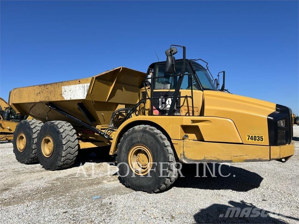 CAT 740B Artikulētie pašizgāzēji