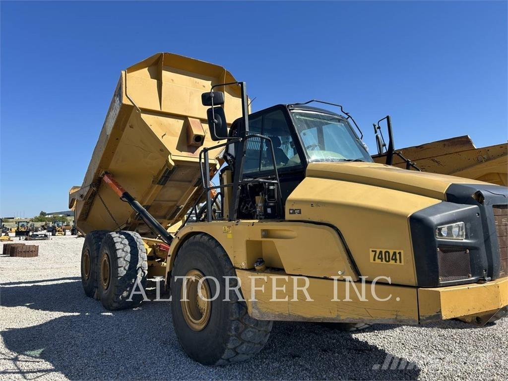 CAT 740B Artikulētie pašizgāzēji